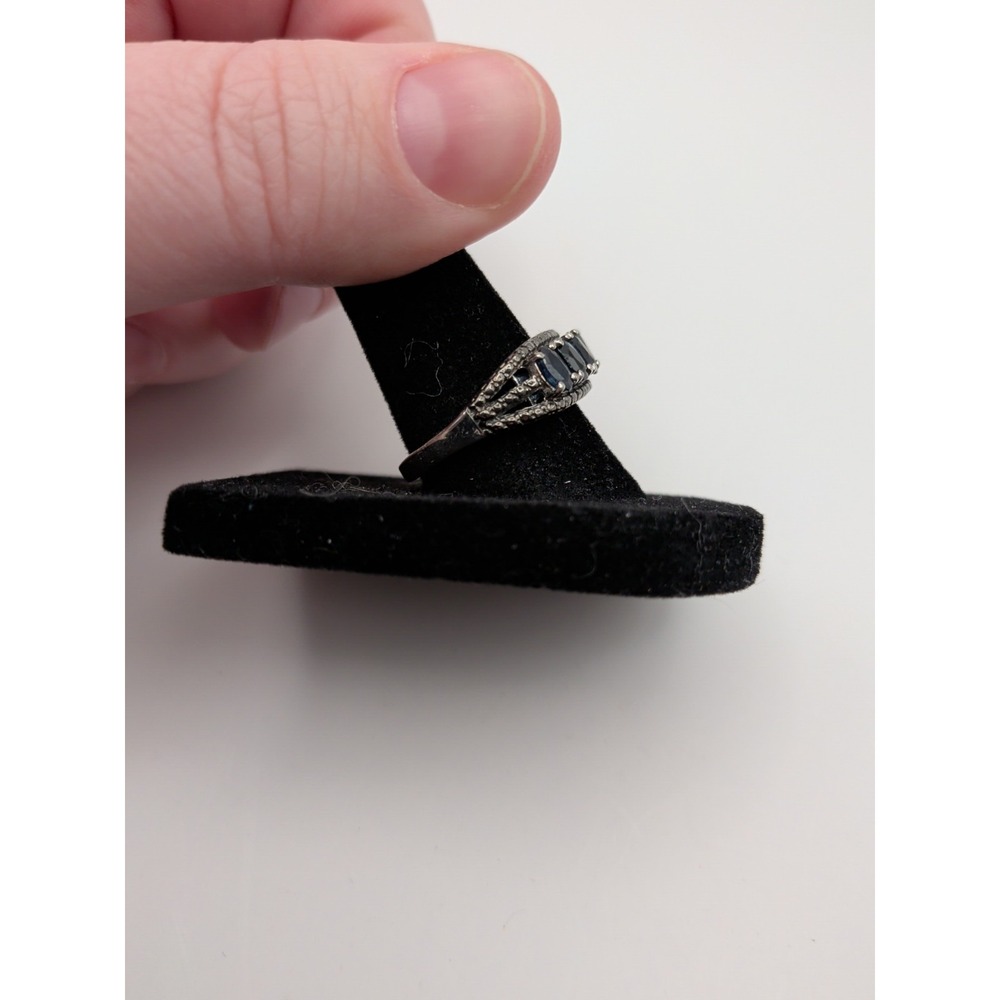 Sterling Silver .75‎ Carat Sapphire Ring - Size 8 - Picture 4 of 5